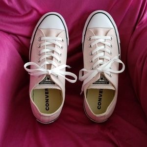 Light Pink Low Cut Converse-NWOT